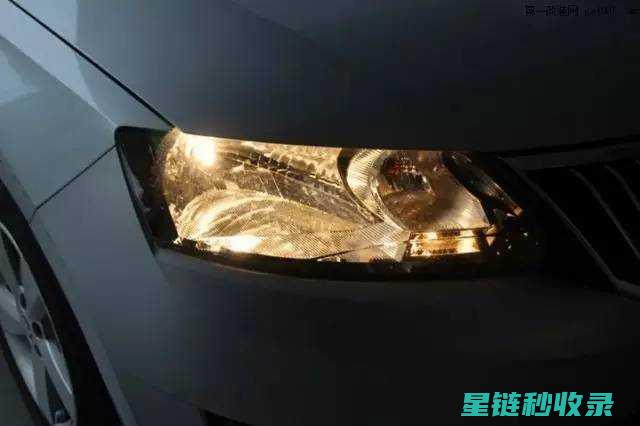 车灯发黄？教你几种简单有效的方法让车灯重现明亮光彩 (车灯发黄是什么原因)