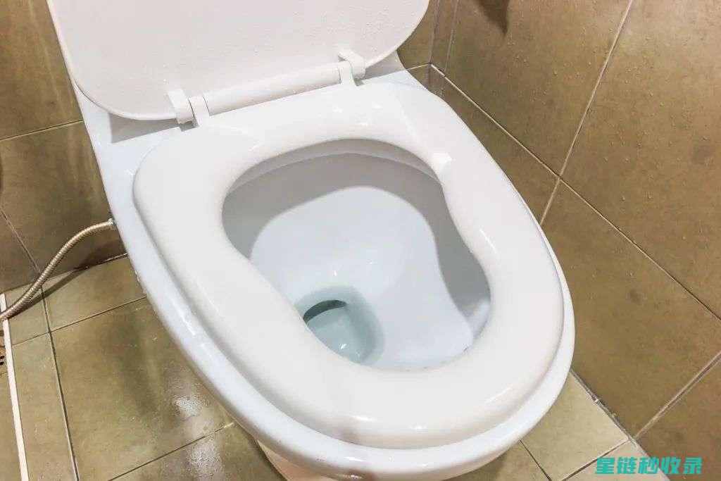 马桶清洁消毒：简单几步，让马桶焕发光彩 (马桶清洁消毒步骤)