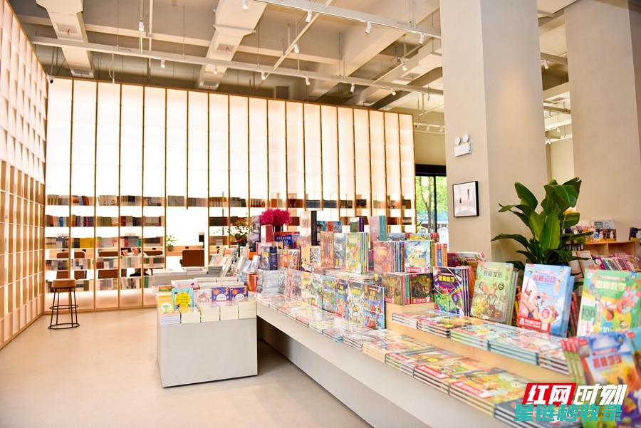 书店工作人员分享书籍防潮经验 (书店工作人员的职务)